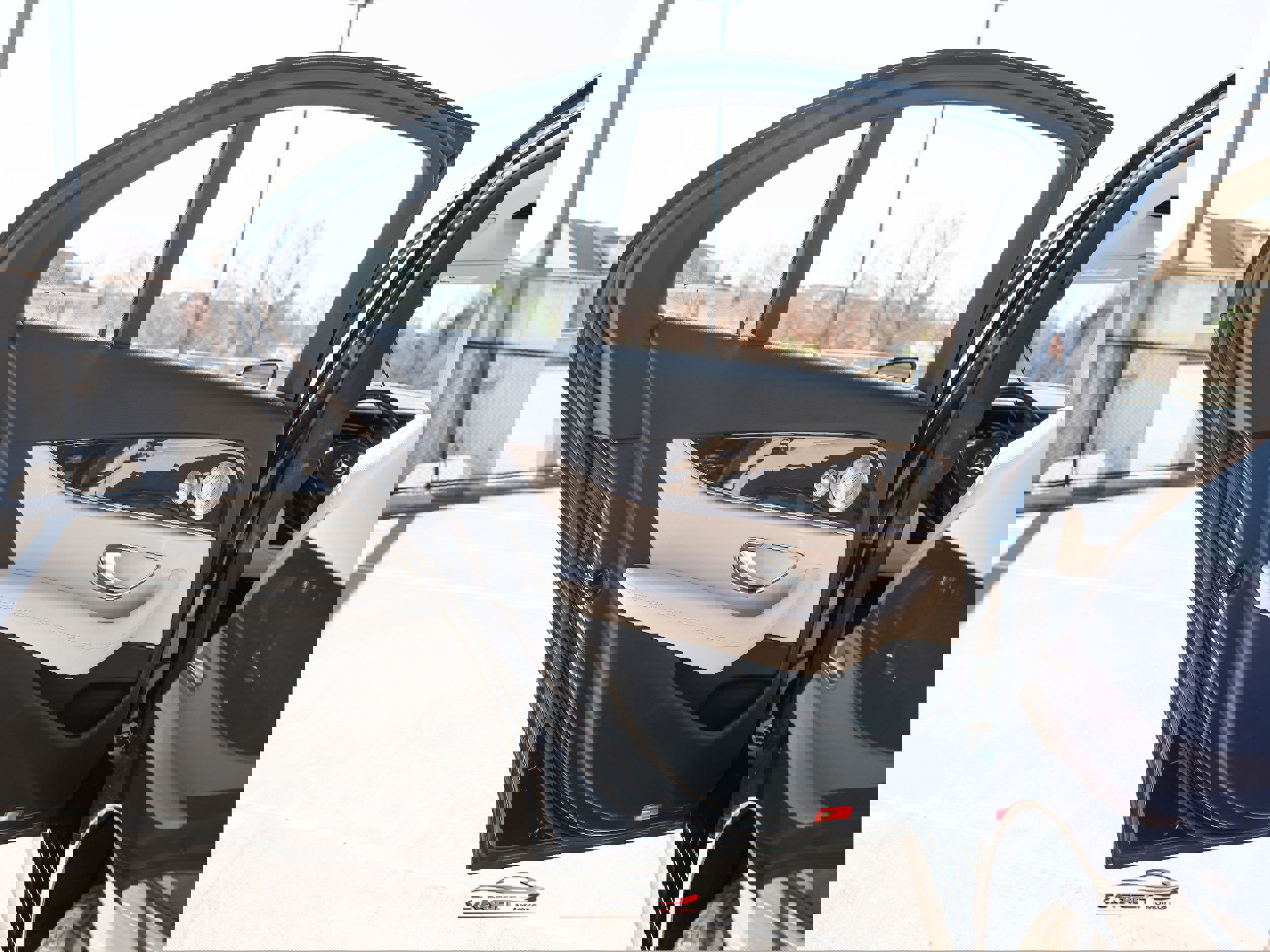 Used 2017 Mercedes-Benz E 300 image 40