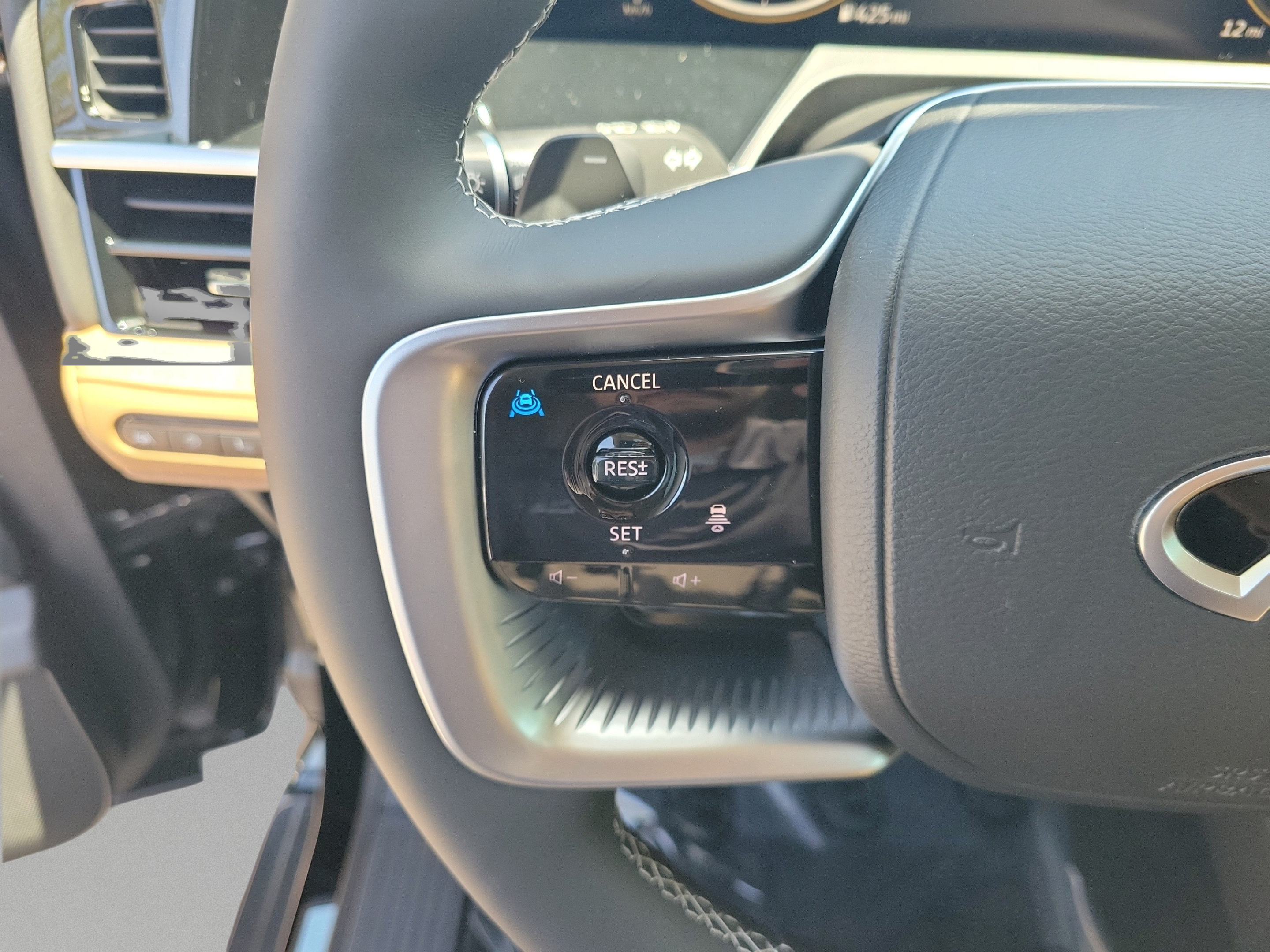 New 2027 INFINITI QX80 Luxe w/ Cargo Package RWD image 10