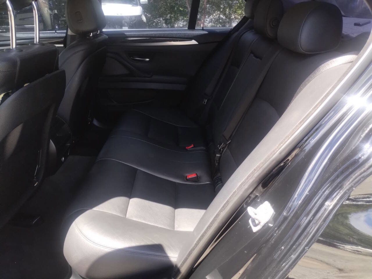 Used 2016 BMW 528i Sedan w/ Premium Package image 20