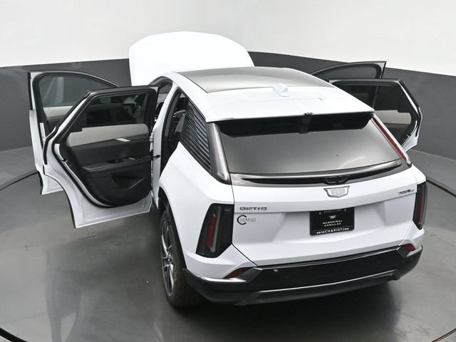 New 2026 Cadillac Optiq Sport 1 w/ LPO, Floor Liner Package AWD/4WD image 65