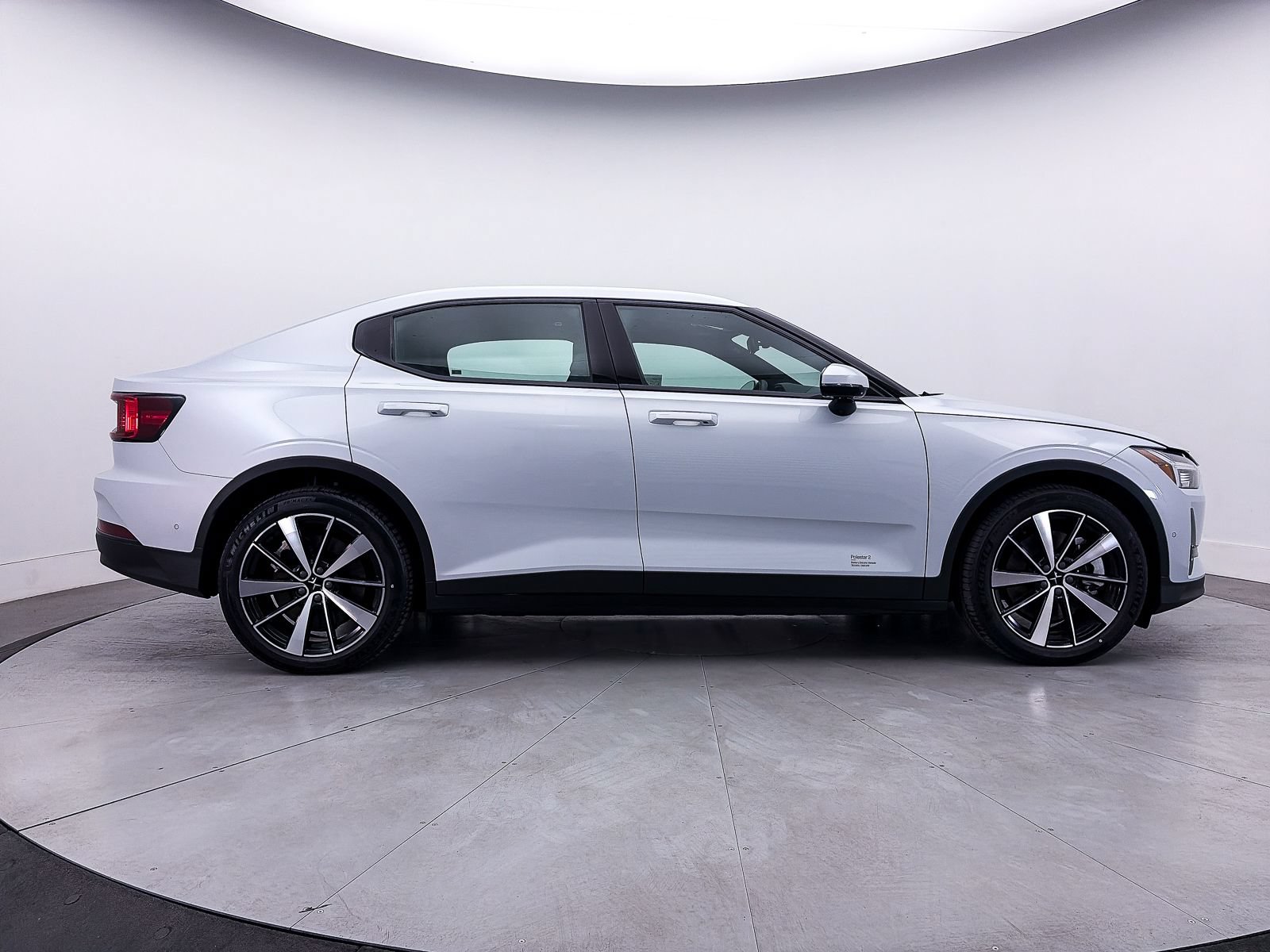 Used 2022 Polestar Polestar 2 w/ Plus Package AWD/4WD image 2