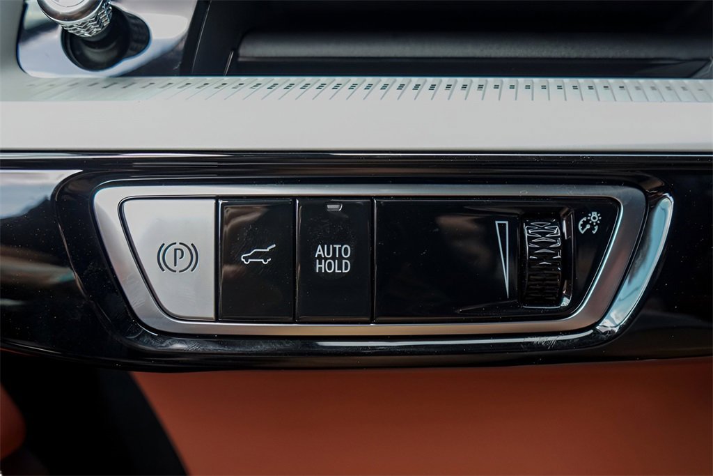 New 2026 Cadillac Optiq Luxury 2 image 24