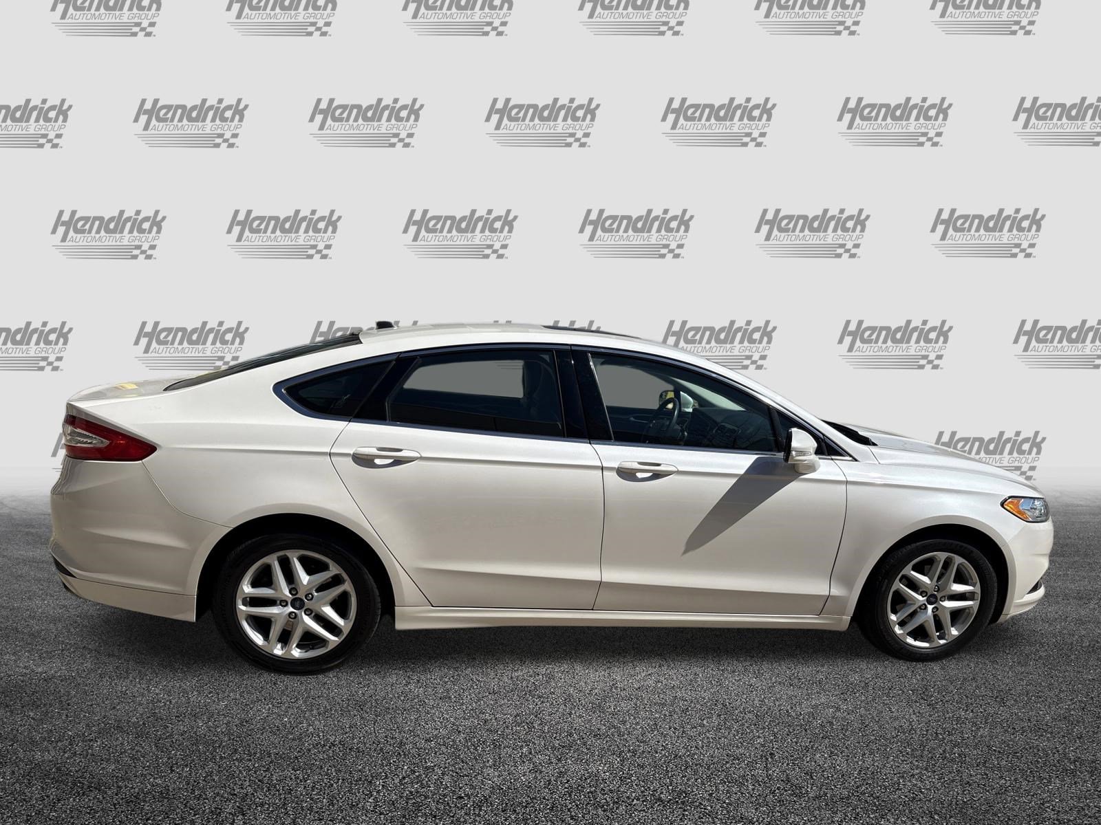 Used 2016 Ford Fusion SE w/ Equipment Group 202A image 11