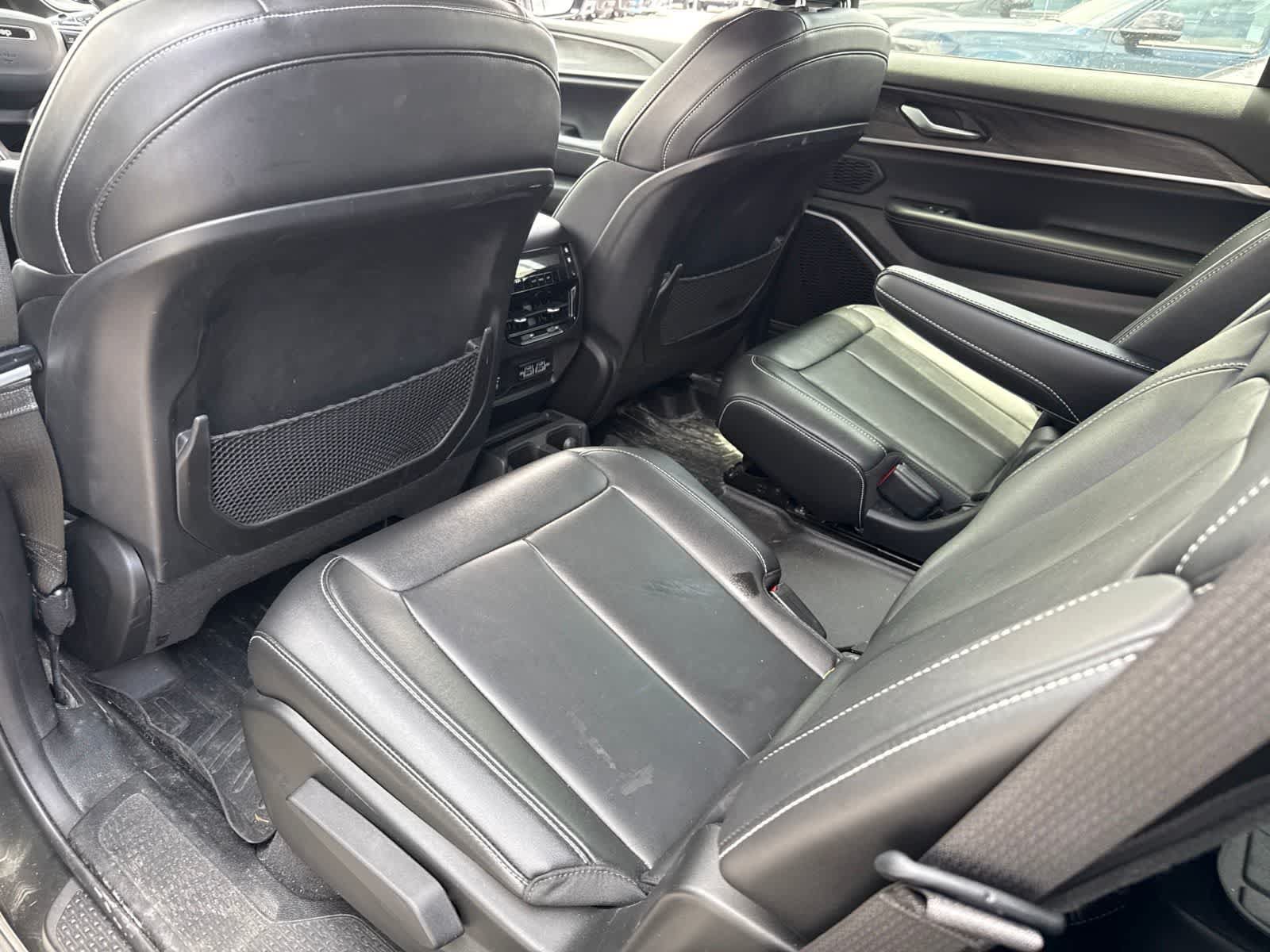 Used 2022 Jeep Grand Cherokee L Limited AWD/4WD image 24