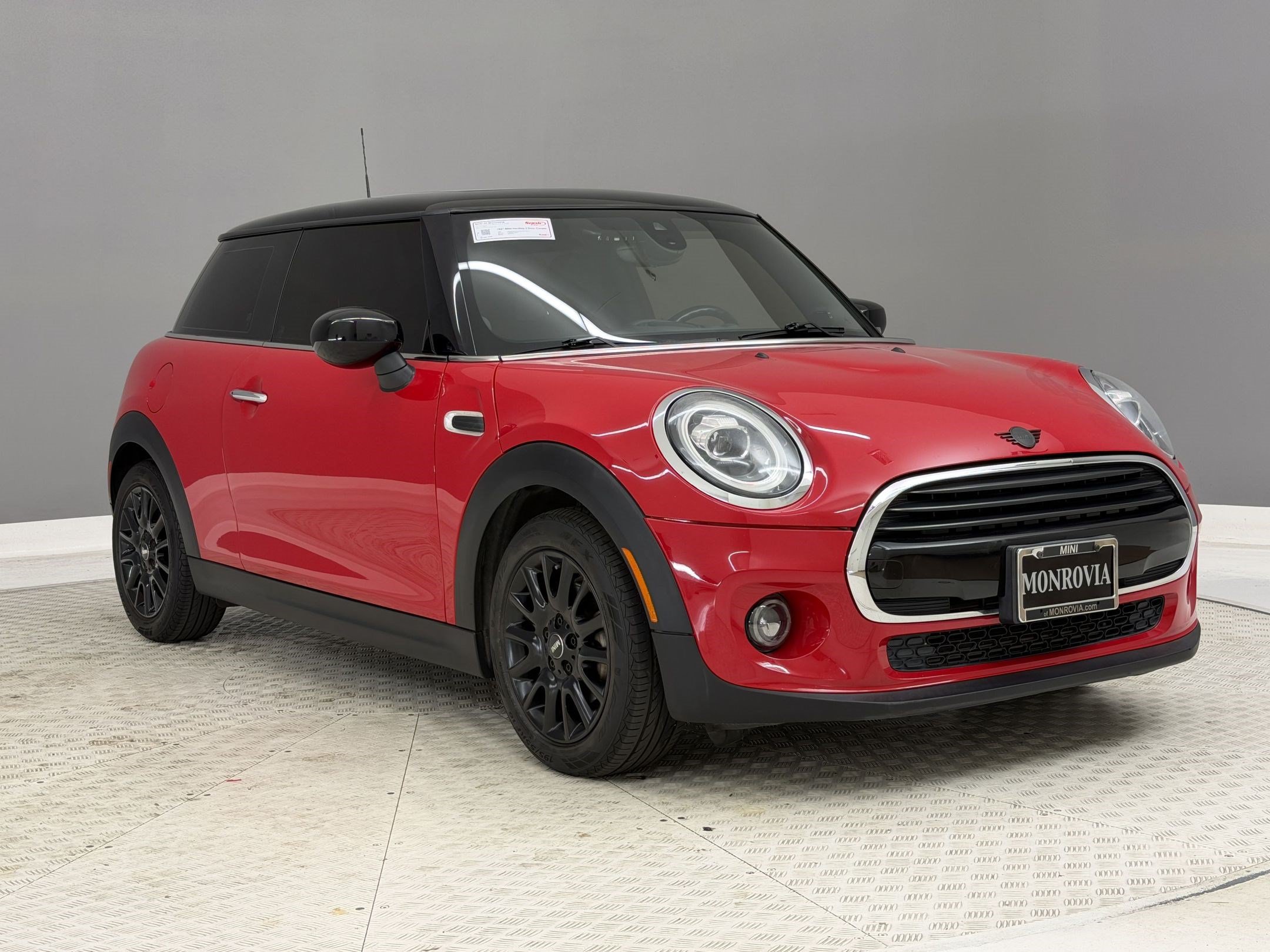 Used 2021 MINI Cooper 2-Door Hardtop FWD image 7