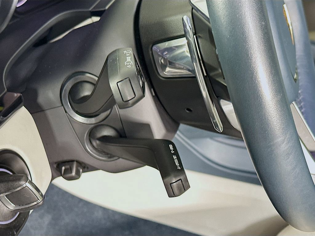 Certified 2023 Porsche Cayenne Platinum Edition image 11