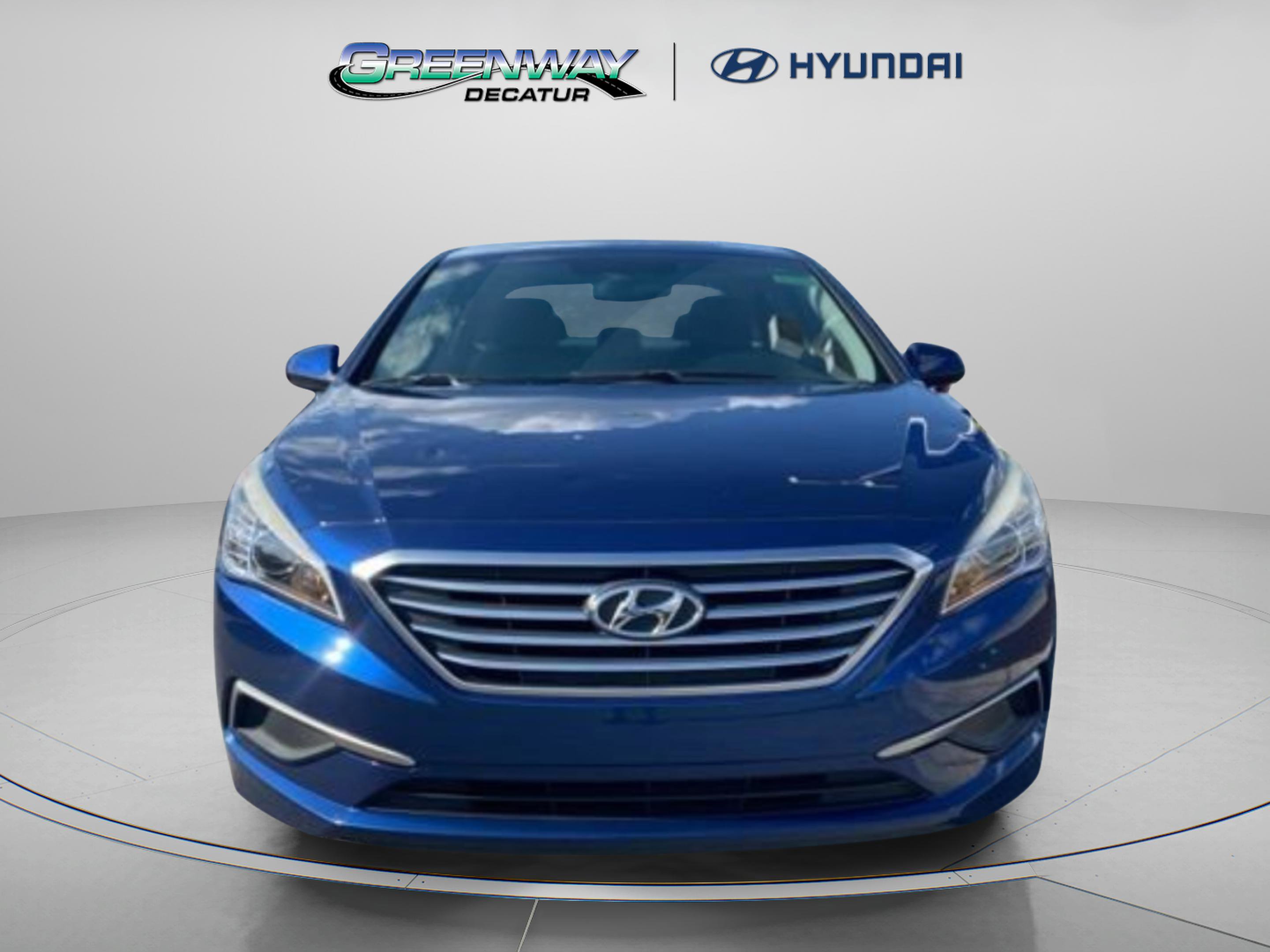 Used 2017 Hyundai Sonata SE FWD image 2