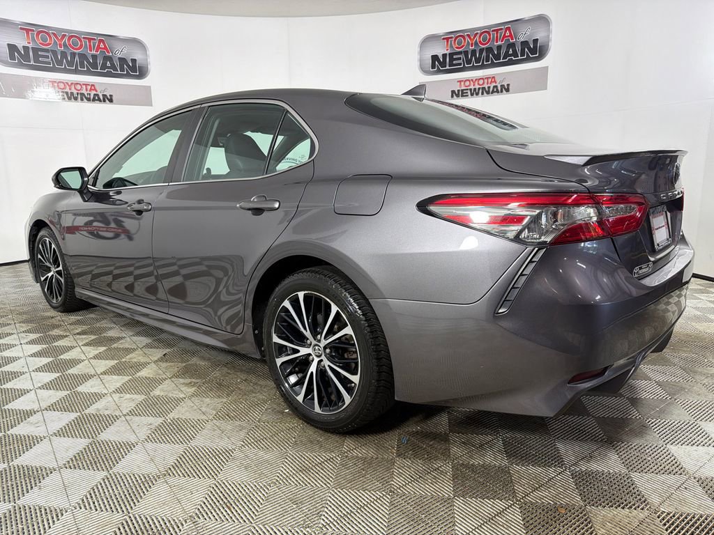 Used 2019 Toyota Camry SE image 5