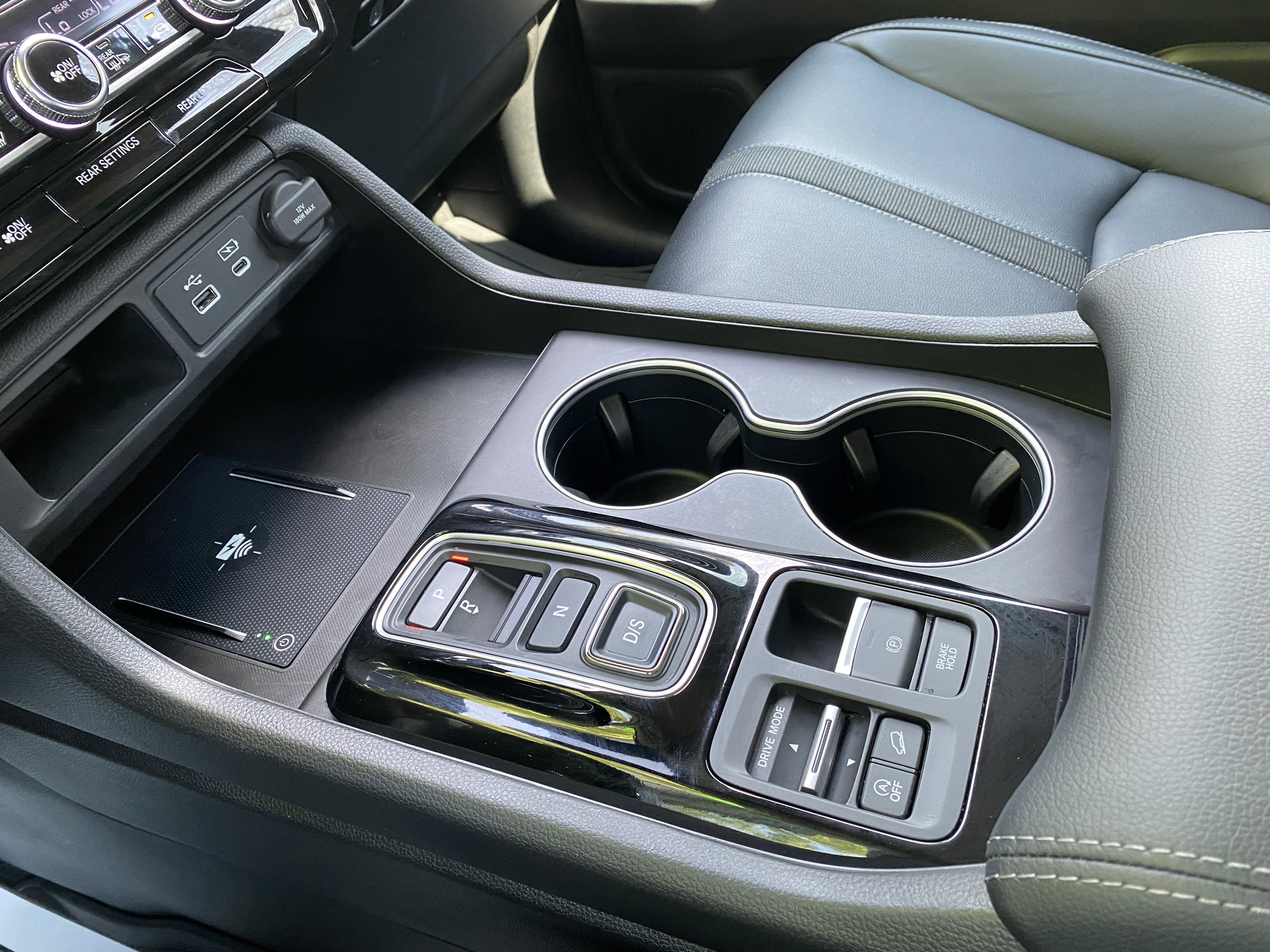 Used 2024 Honda Pilot Touring image 29