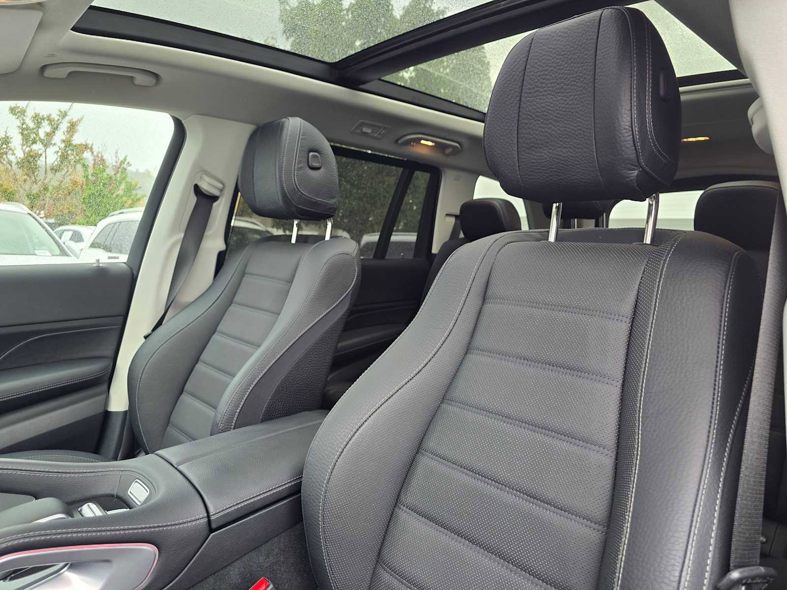 Used 2024 Mercedes-Benz GLS 580 4MATIC image 22