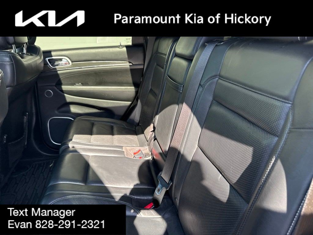 Used 2016 Jeep Grand Cherokee SRT AWD/4WD image 13