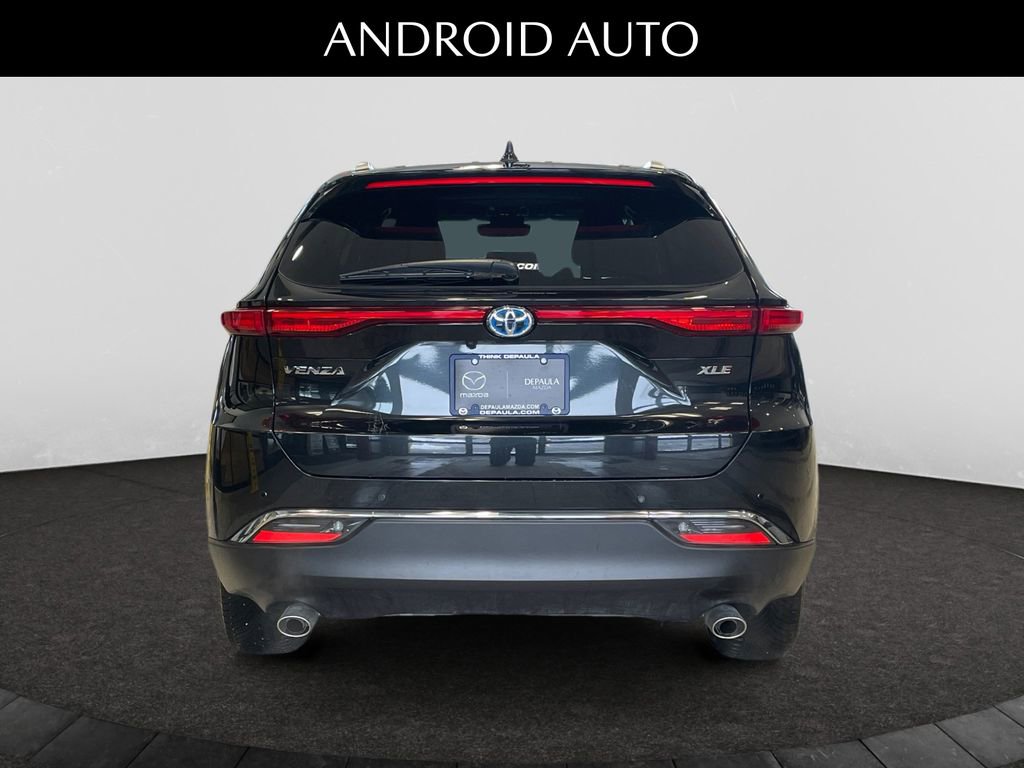 Used 2023 Toyota Venza XLE image 4