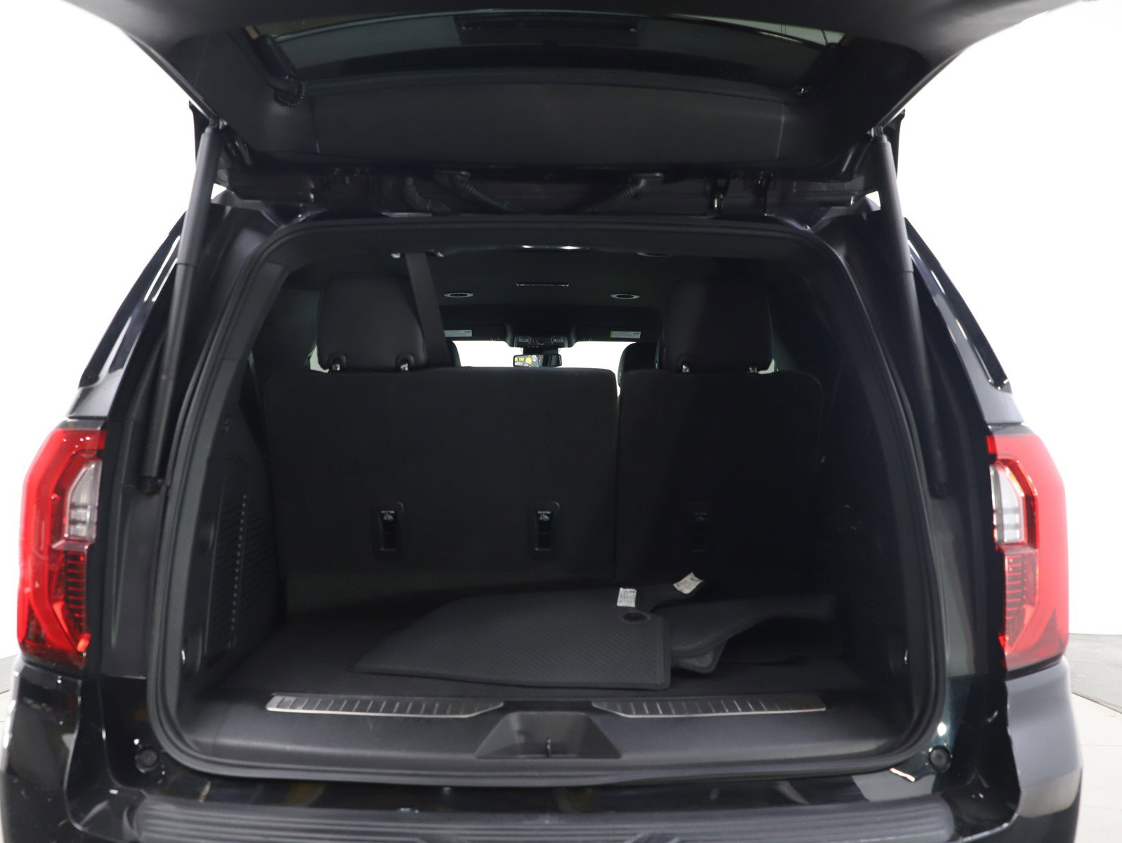 Used 2025 GMC Yukon Denali image 18