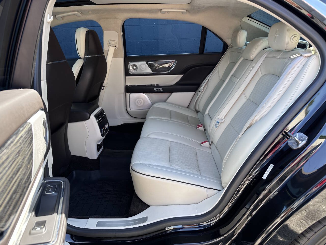 Used 2017 Lincoln Continental Black Label w/ Technology Package AWD/4WD image 13