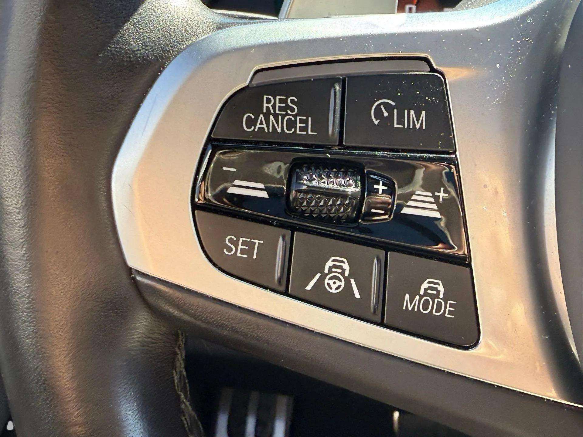 Used 2022 BMW X7 M50i image 52