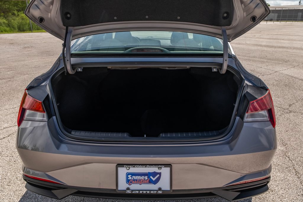 Used 2023 Hyundai Elantra SEL w/ Cargo Package FWD image 23