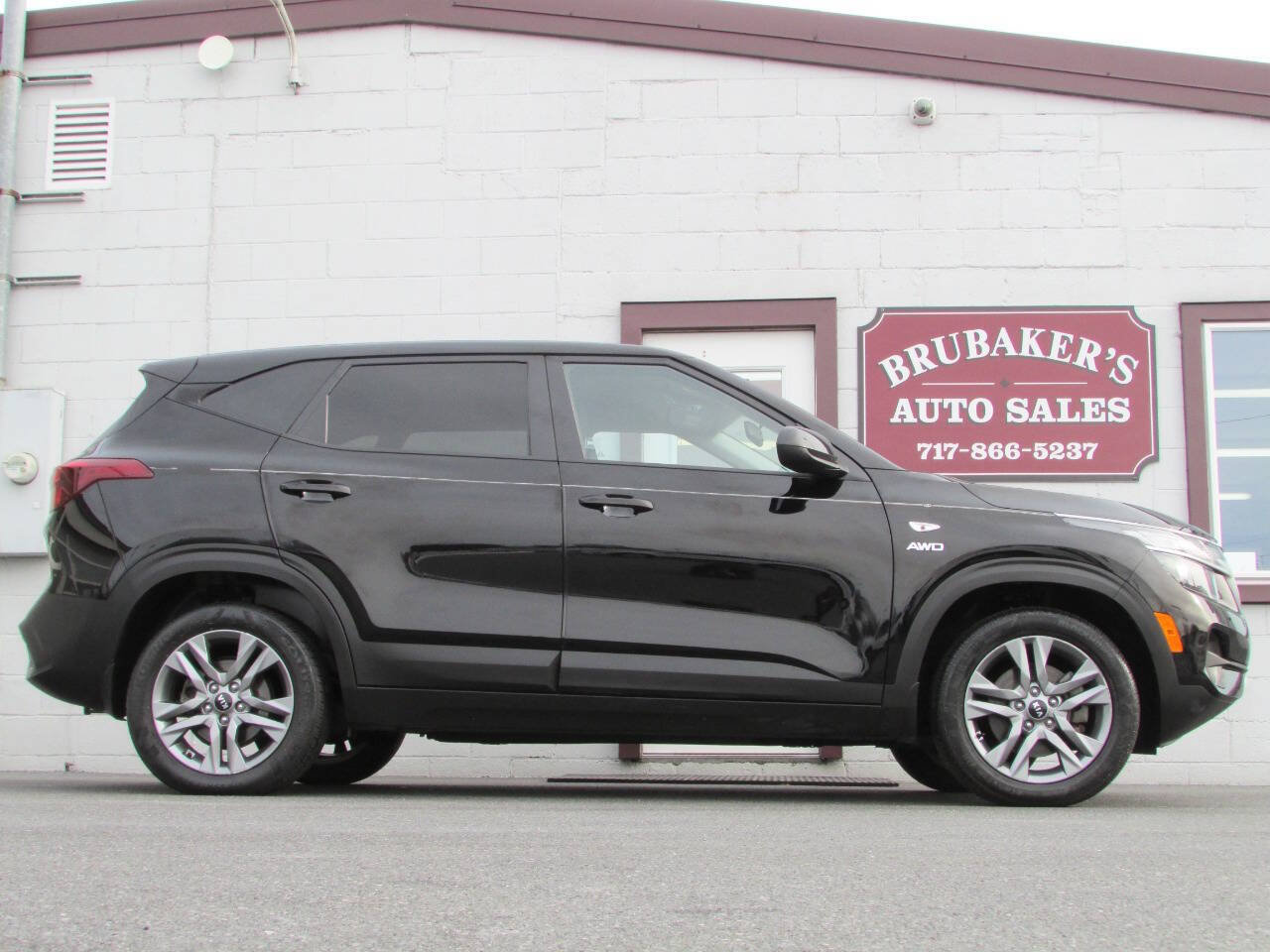 Used 2021 Kia Seltos LX image 1