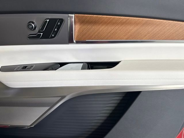 New 2026 Cadillac Vistiq Sport image 31