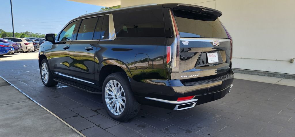 Used 2024 Cadillac Escalade ESV Premium Luxury w/ LPO, Floor Liner Package AWD/4WD image 10