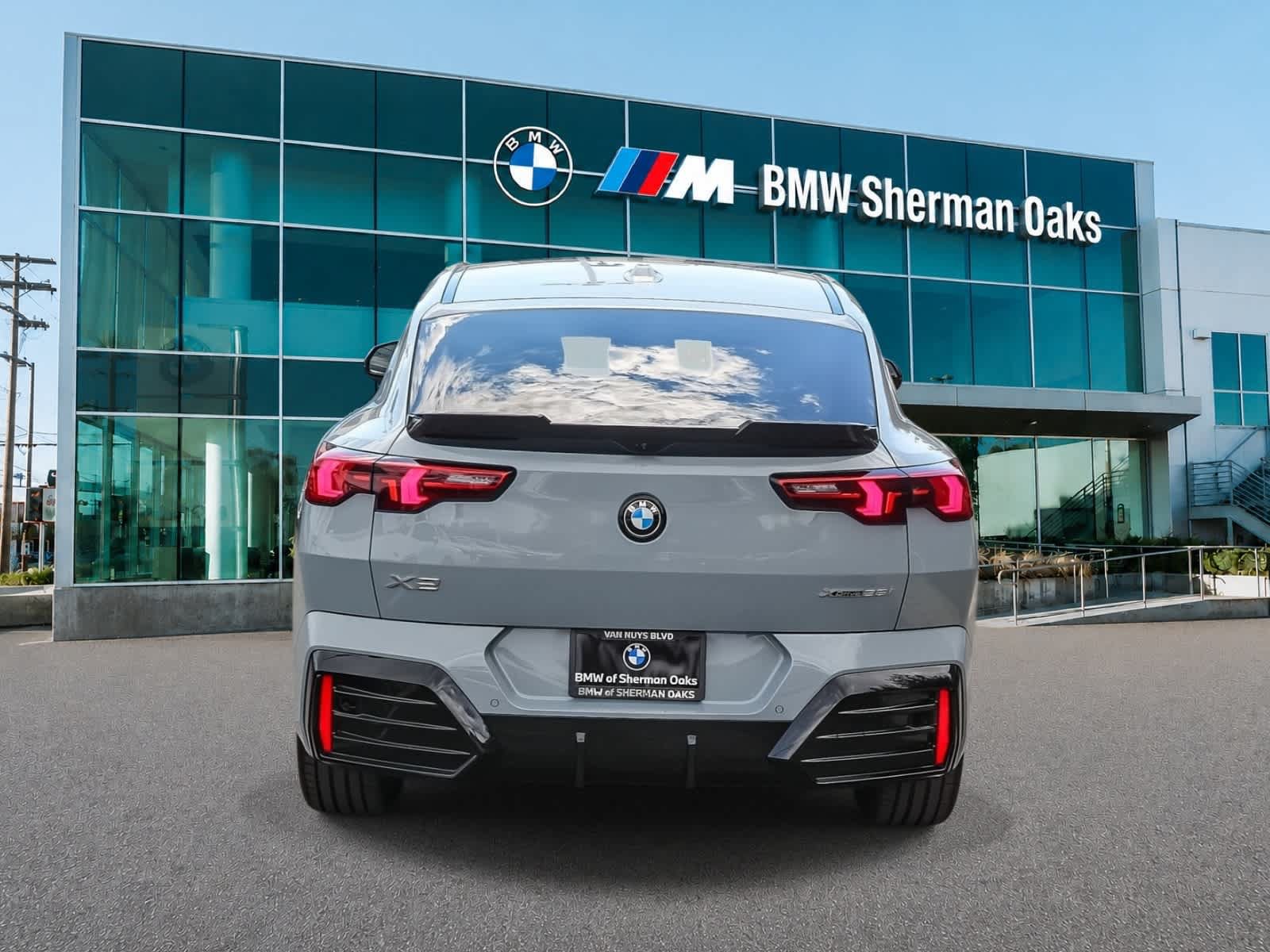 New 2026 BMW X2 xDrive28i w/ Technology Package AWD/4WD image 5