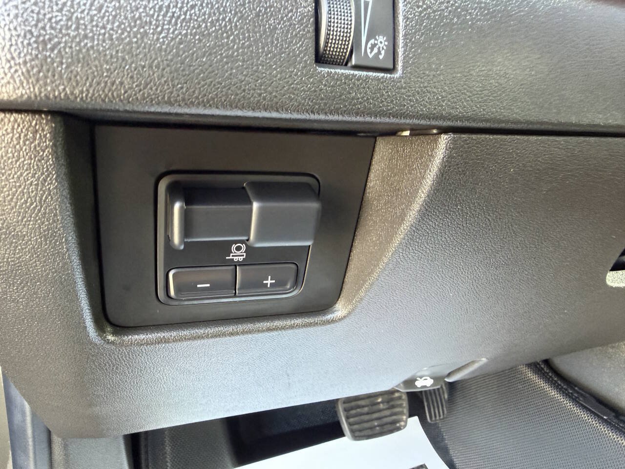 Used 2024 GMC Canyon AT4 w/ AT4 Premium Package AWD/4WD image 16