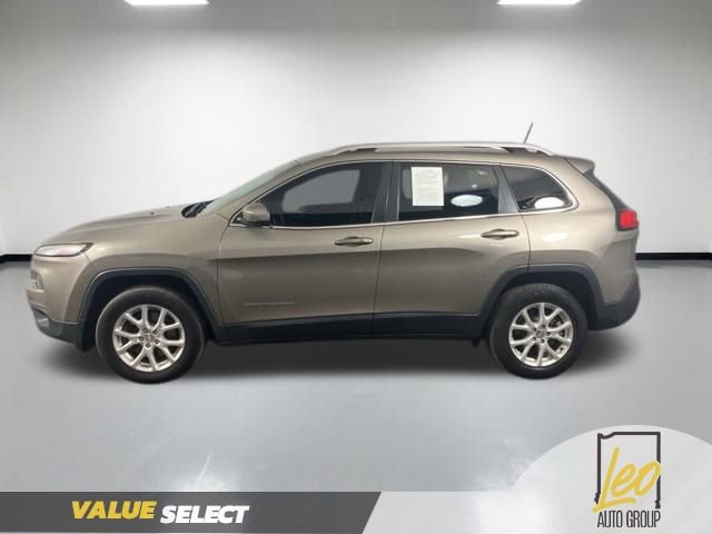 Used 2016 Jeep Cherokee Latitude w/ Comfort/Convenience Group AWD/4WD image 2