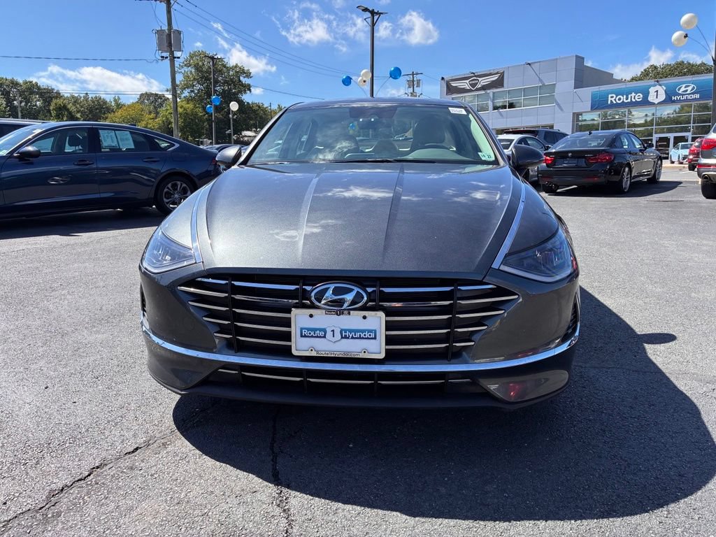 Used 2023 Hyundai Sonata SE w/ Cargo Package FWD image 2