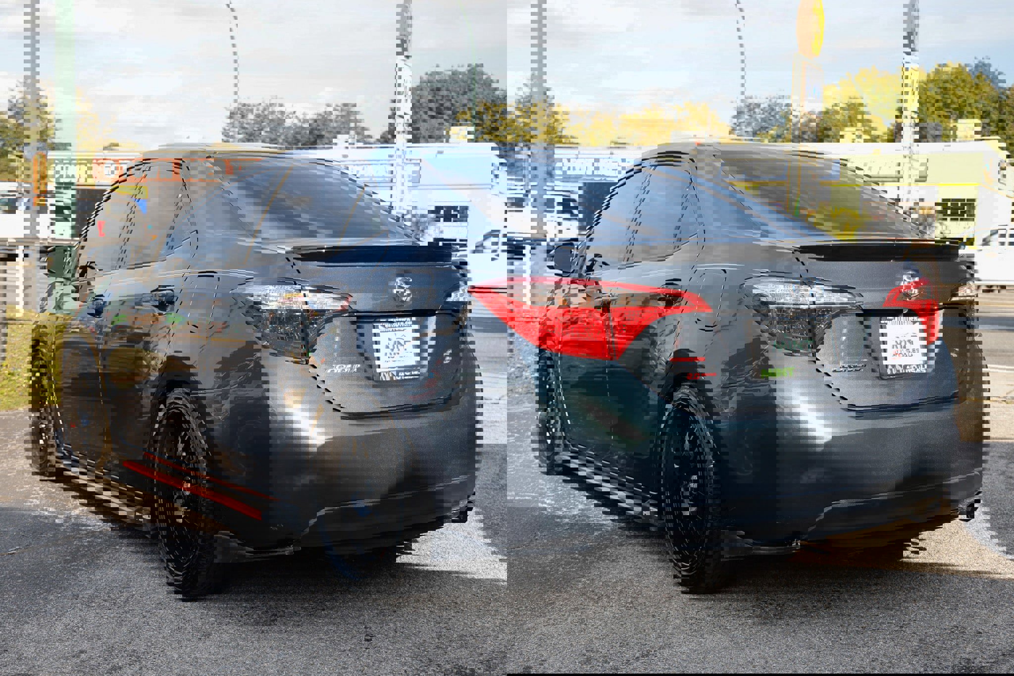 Used 2019 Toyota Corolla LE image 8