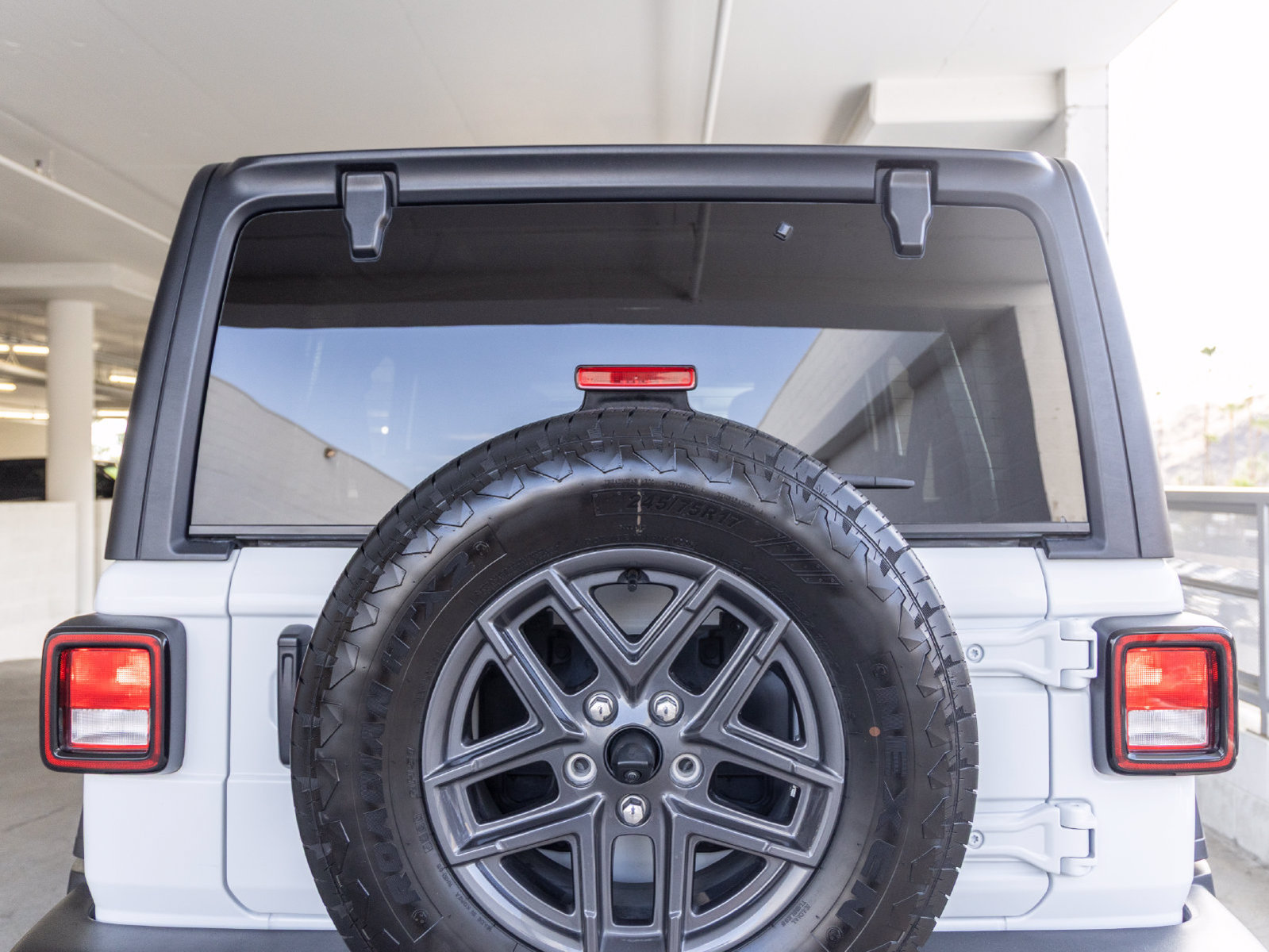 Used 2025 Jeep Wrangler Unlimited Sport AWD/4WD image 28