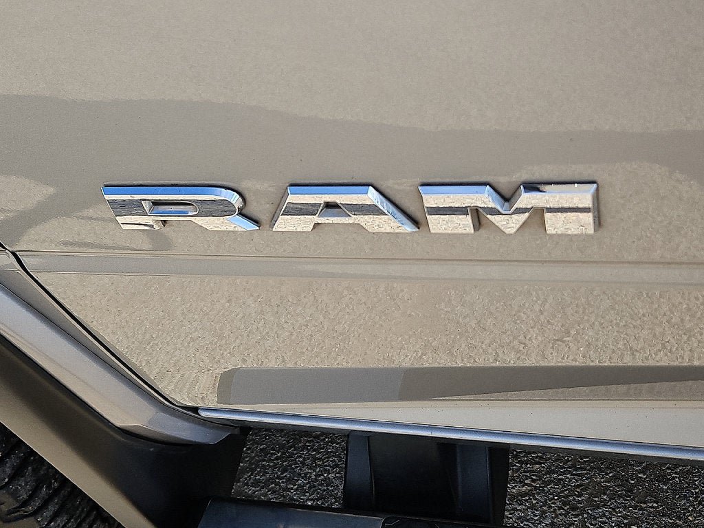 Used 2019 RAM 3500 Laramie AWD/4WD image 16