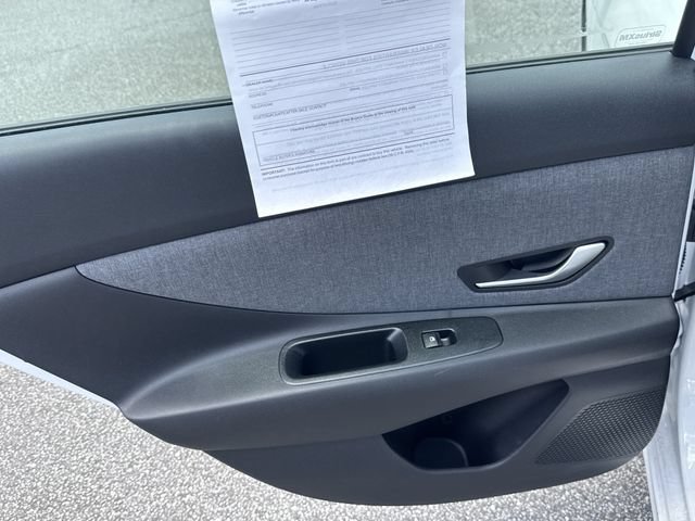 Certified 2025 Hyundai Elantra Limited FWD image 21