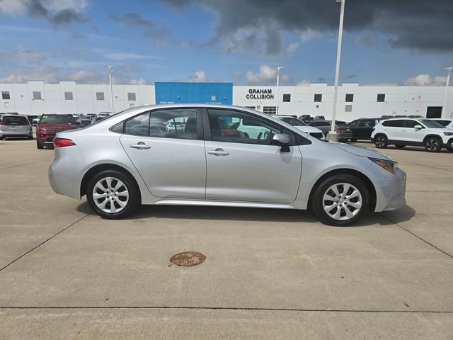 Used 2026 Toyota Corolla LE FWD image 18