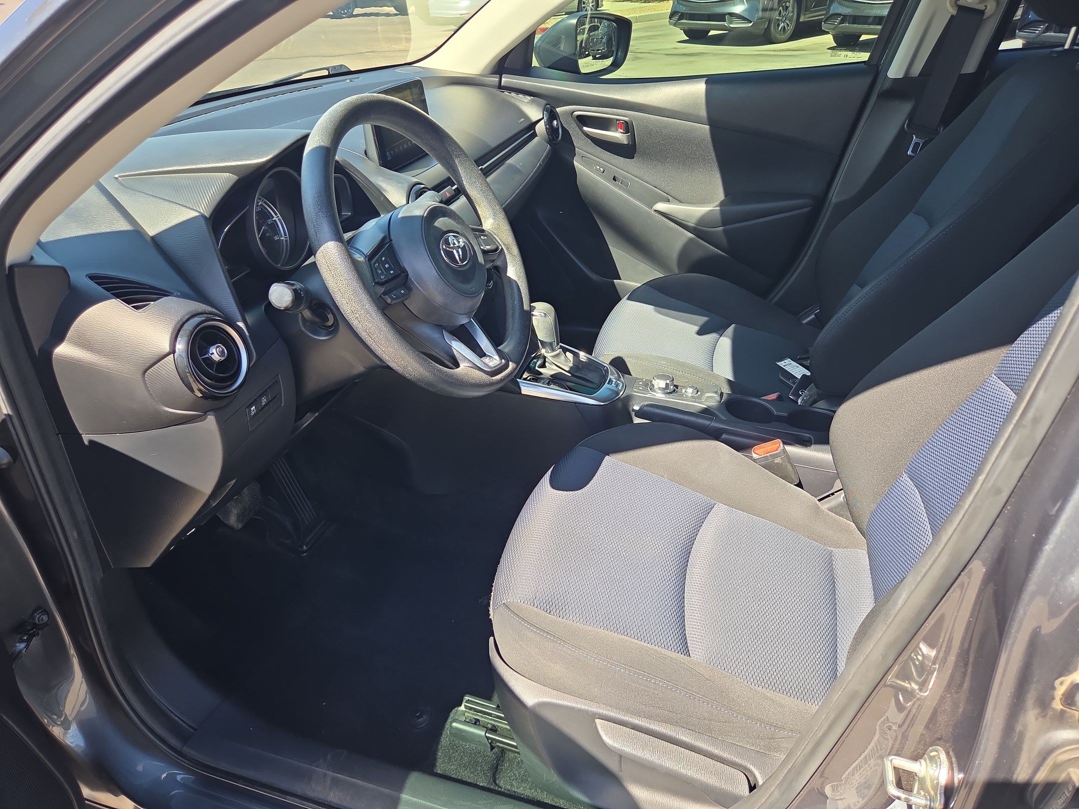 Used 2020 Toyota Yaris LE FWD image 23