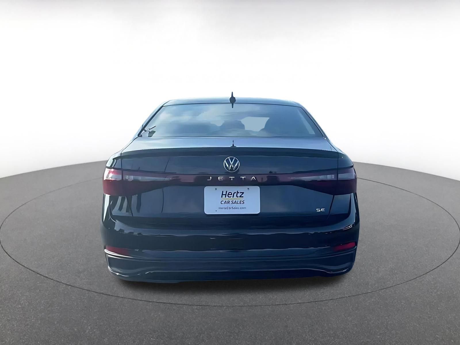 Used 2025 Volkswagen Jetta SE image 7