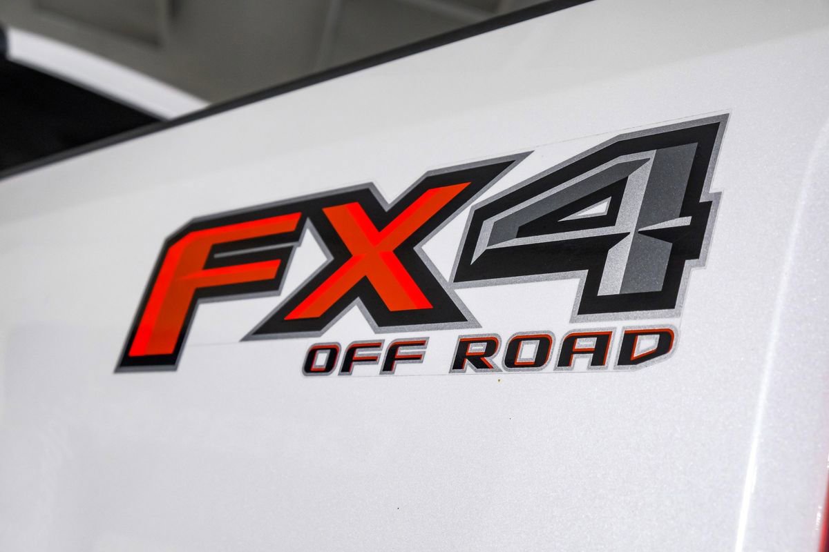 Used 2017 Ford F250 Lariat w/ Chrome Package image 43