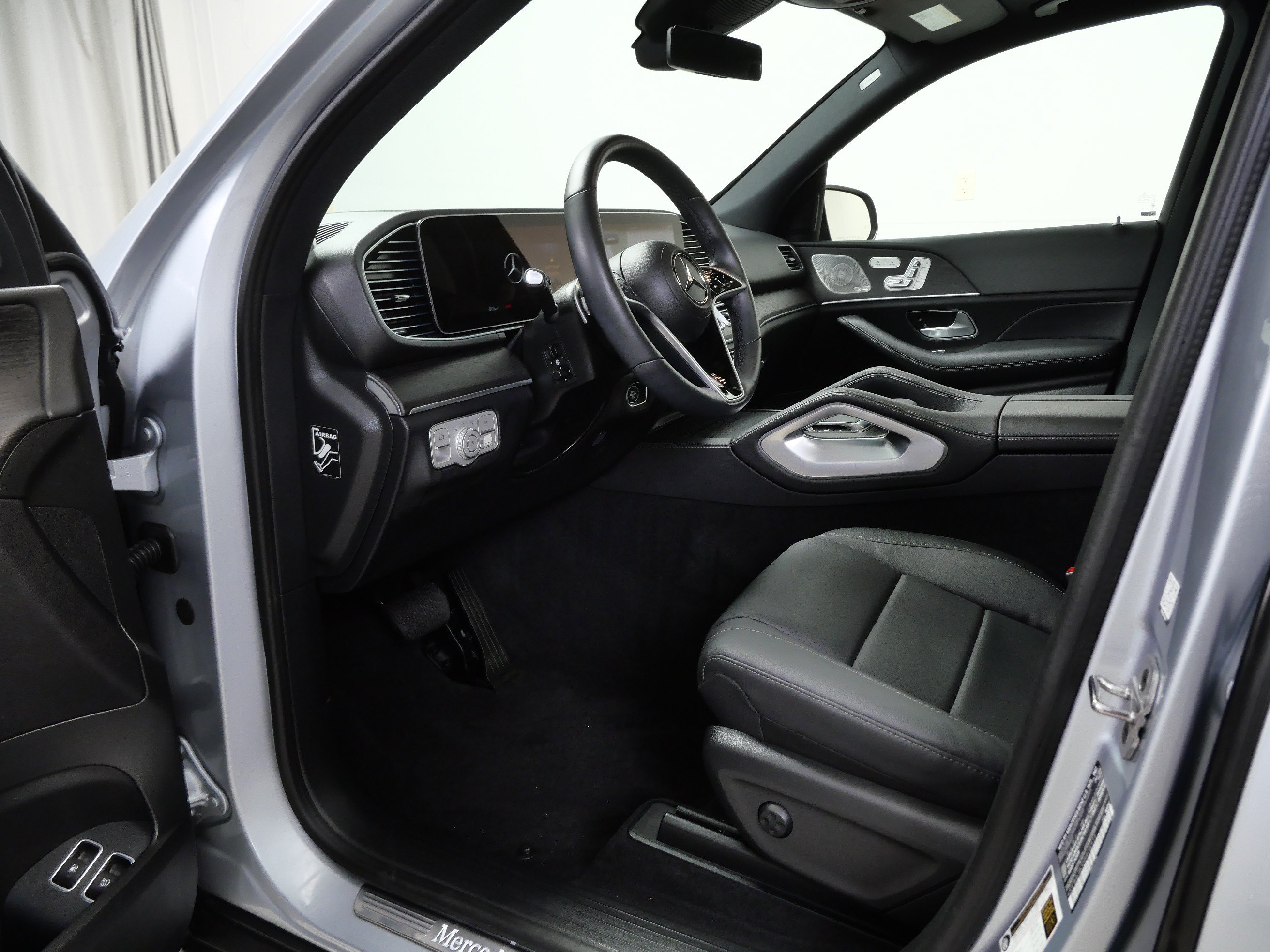 Certified 2025 Mercedes-Benz GLE 450e 4MATIC w/ AMG Line Exterior image 15