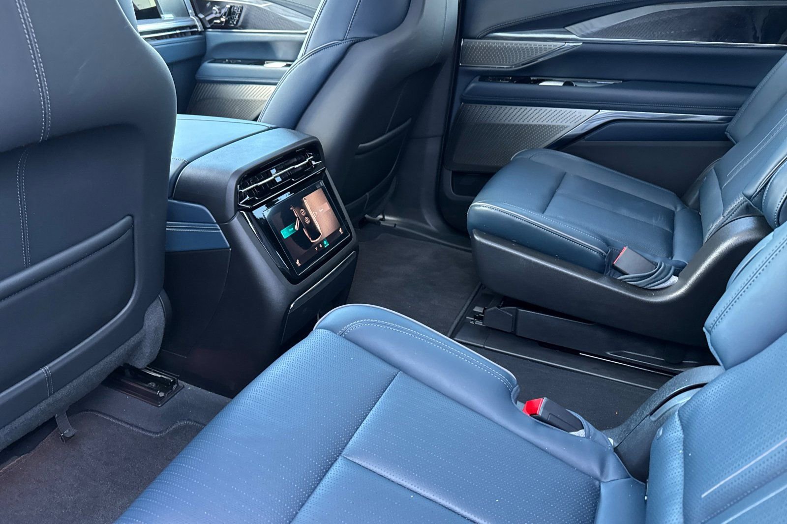 Used 2025 Cadillac Escalade IQ Sport 2 image 13