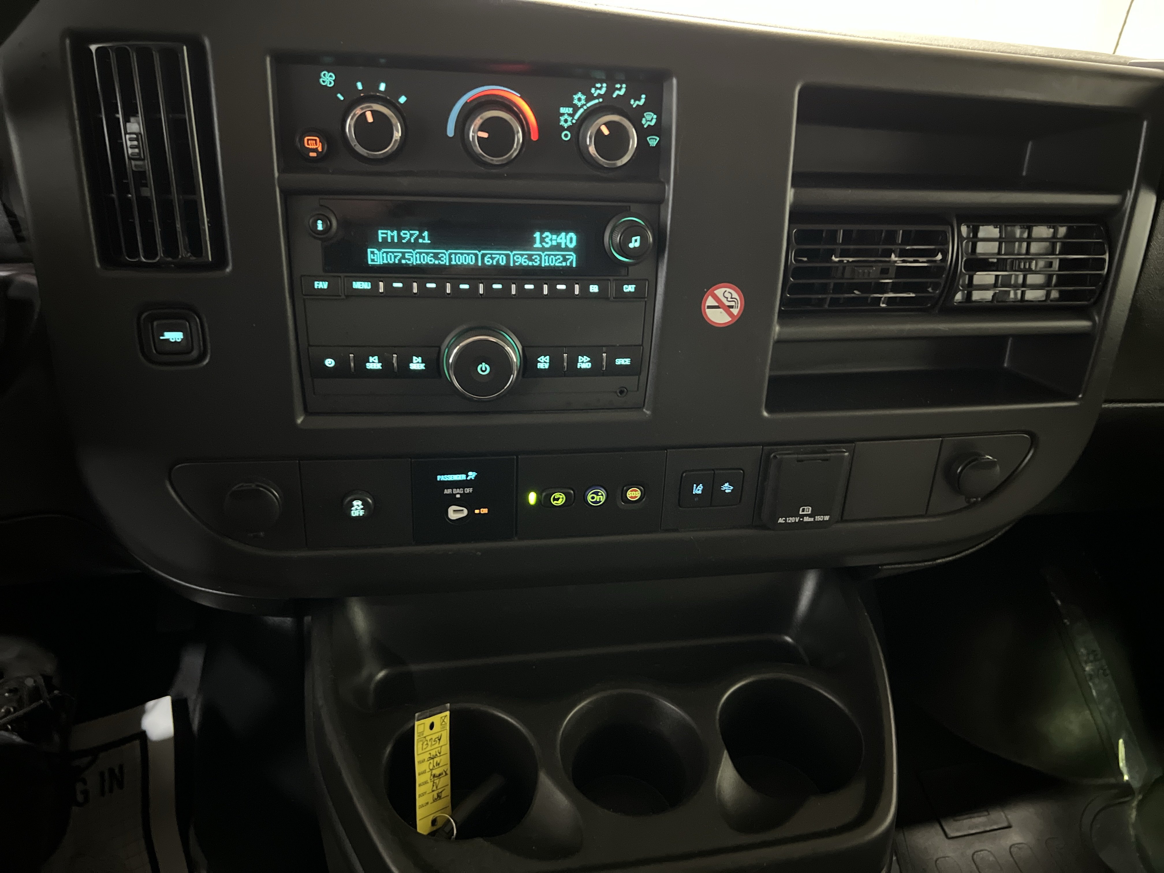 Certified 2025 Chevrolet Express 3500 LT w/ LT Preferred Equipment Group RWD image 21