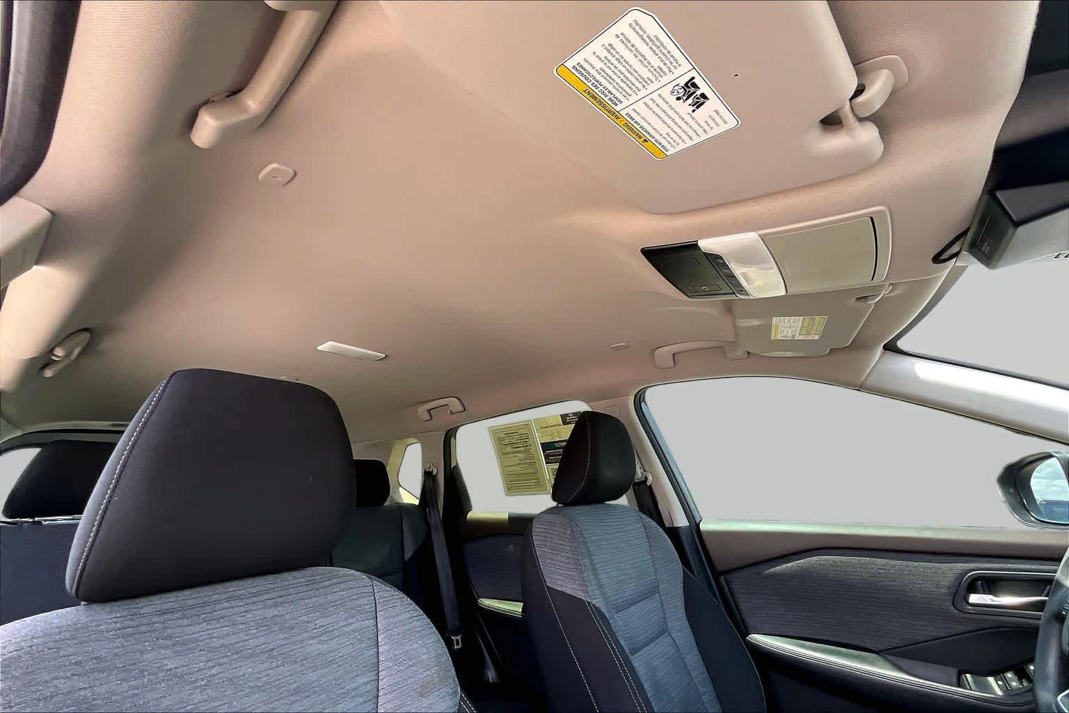Used 2023 Nissan Rogue SV FWD image 13