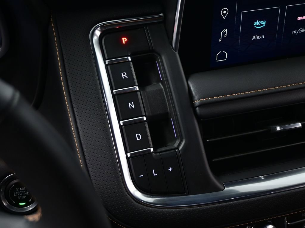 Used 2024 GMC Yukon XL AT4 w/ Technology Package image 27