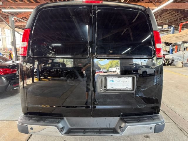 Used 2019 Chevrolet Express 2500 w/ Driver Convenience Package RWD image 3