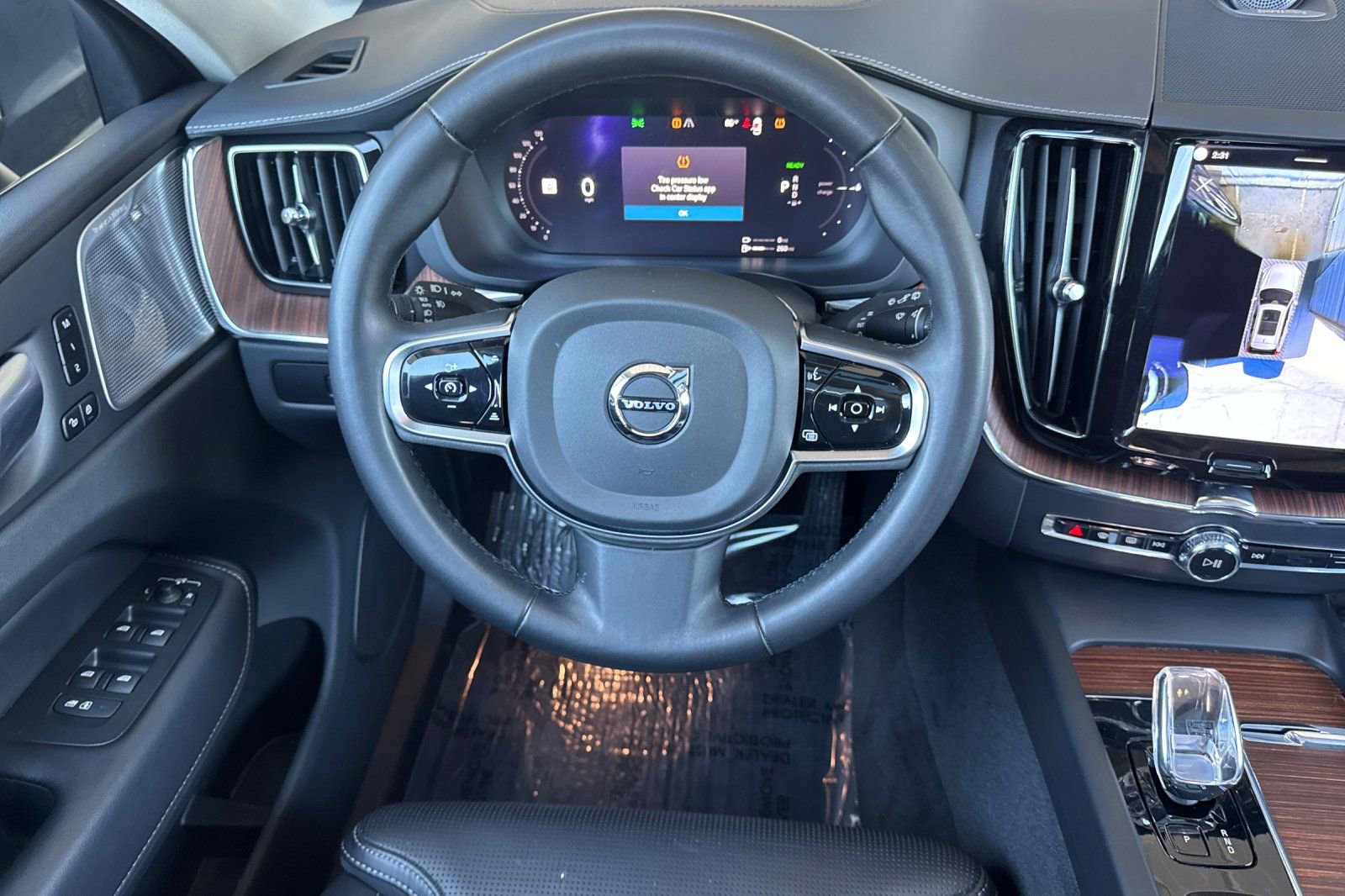 Certified 2023 Volvo XC60 T8 Ultimate image 17