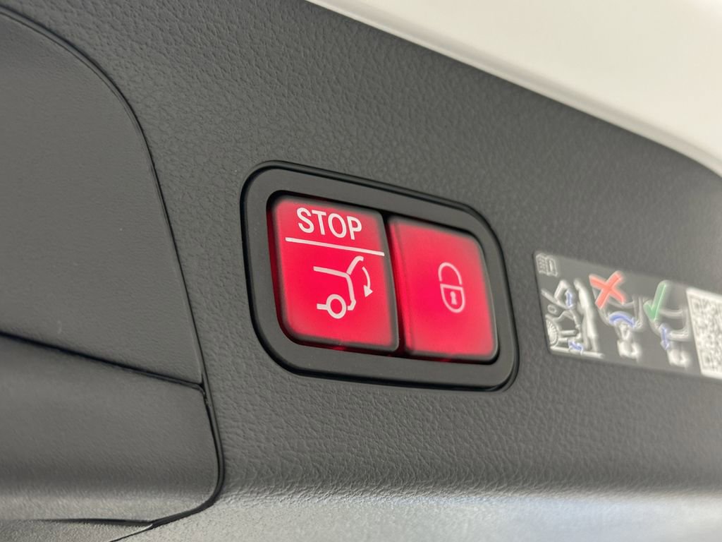 New 2026 Mercedes-Benz GLS 580 4MATIC image 23