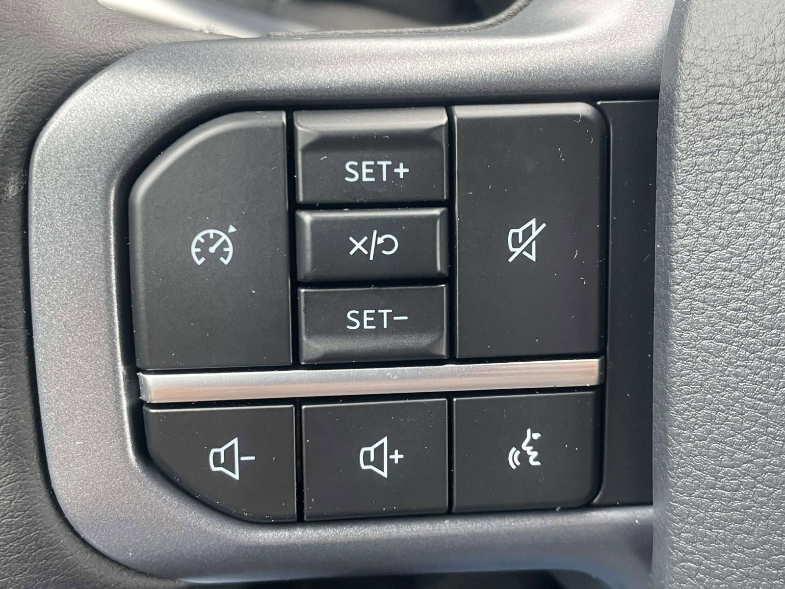 New 2026 Ford F350 Lariat w/ Chrome Package image 17