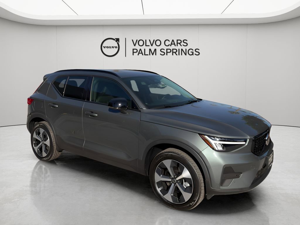 New 2026 Volvo XC40 B4 Core w/ Protection Package FWD image 7