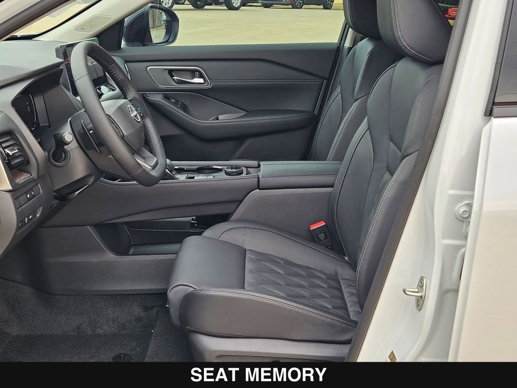 New 2026 Nissan Rogue Platinum image 11