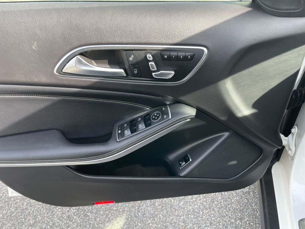 Used 2019 Mercedes-Benz GLA 250 4MATIC image 11