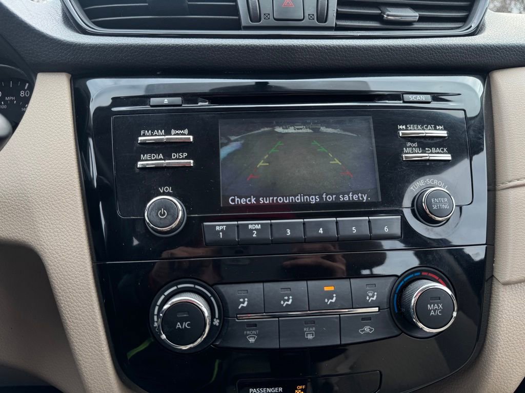 Used 2017 Nissan Rogue S image 11