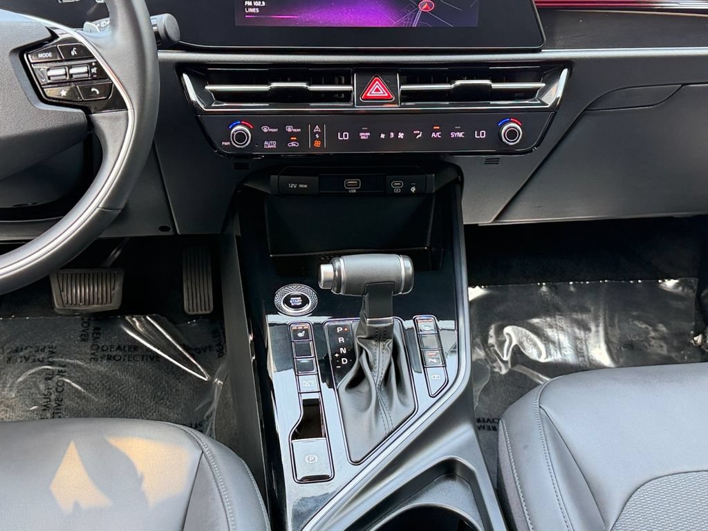 Certified 2023 Kia Niro EX FWD image 14