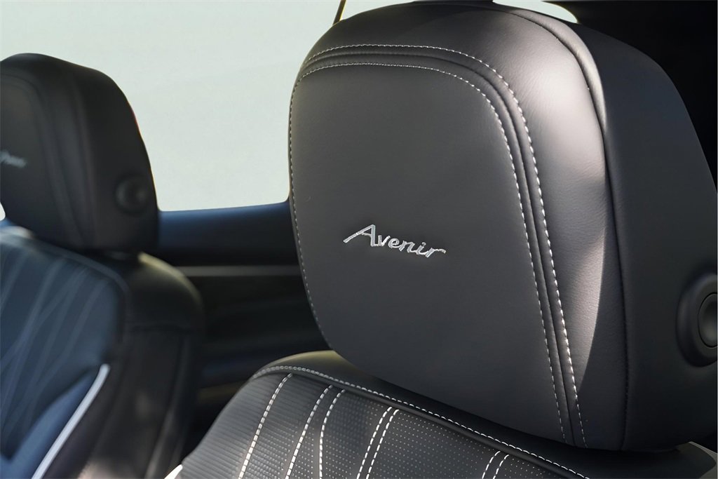 New 2026 Buick Enclave Avenir image 11